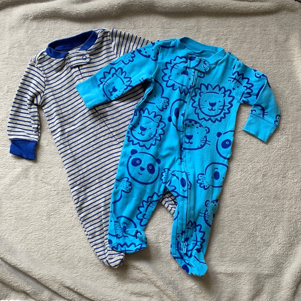 NWOT  Carter’s two way zipper sleepers bundle of 2